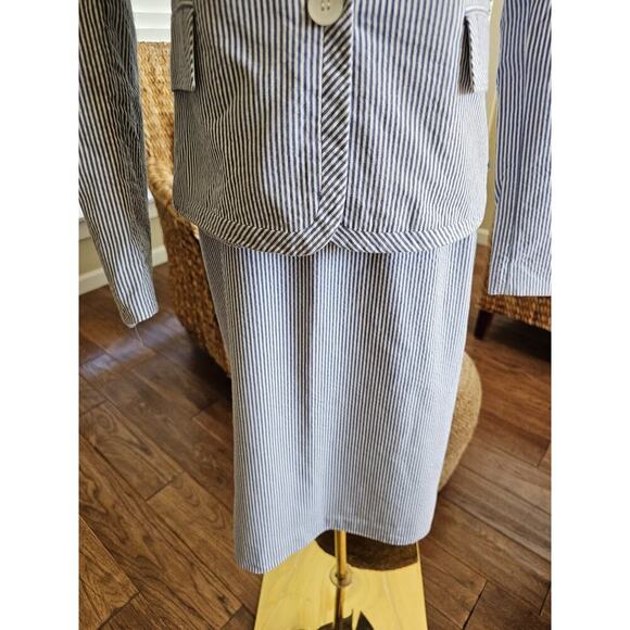 Tahari Women's Seersucker Striped Blazer & Skirt Set Size 4P Career Coastal - Picture 2 of 16